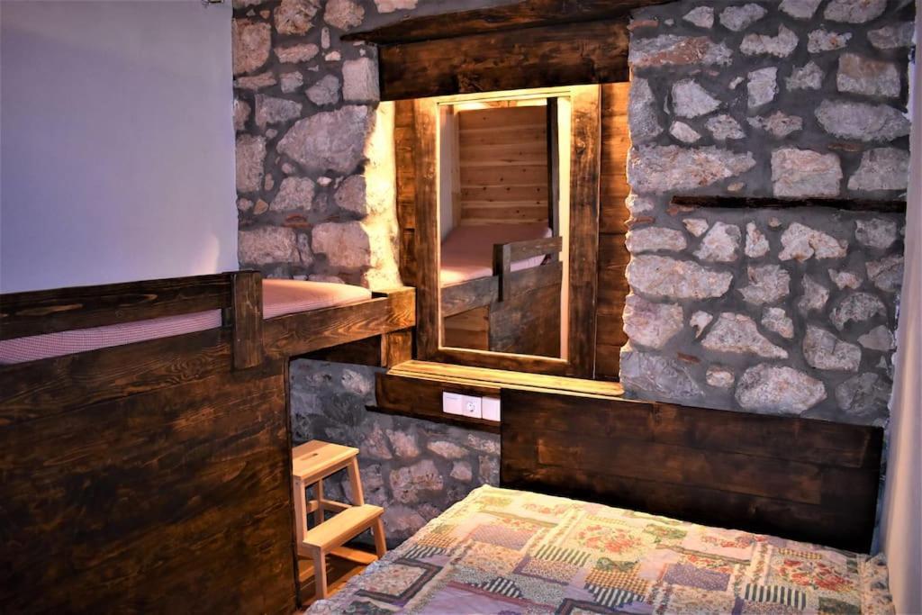 Villa Μικρή Πέτρινη Μεζονέτα 2 Lílaia Esterno foto