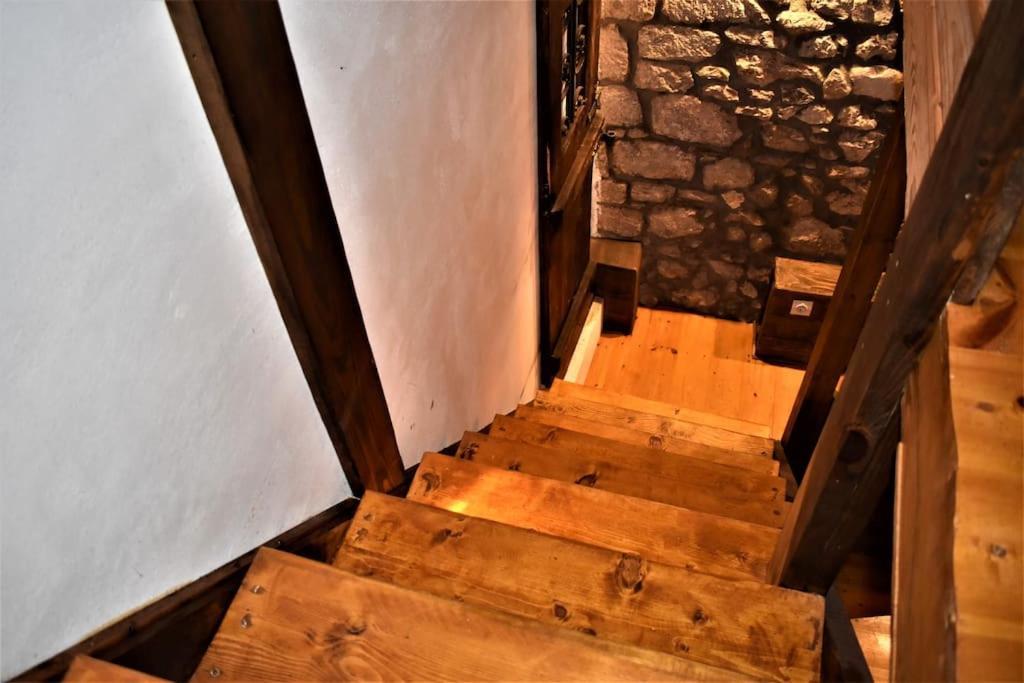 Villa Μικρή Πέτρινη Μεζονέτα 2 Lílaia Esterno foto