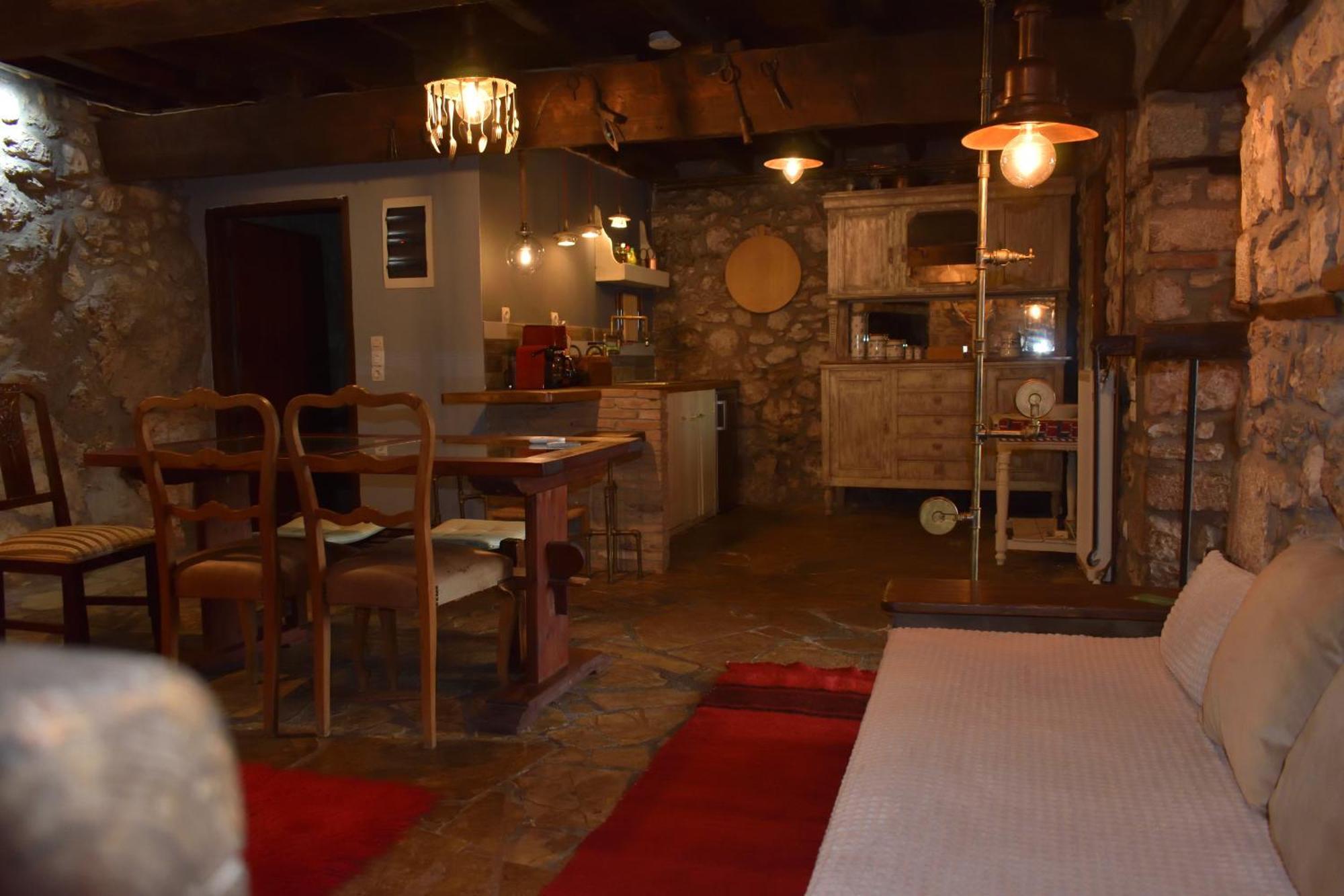 Villa Μικρή Πέτρινη Μεζονέτα 2 Lílaia Esterno foto