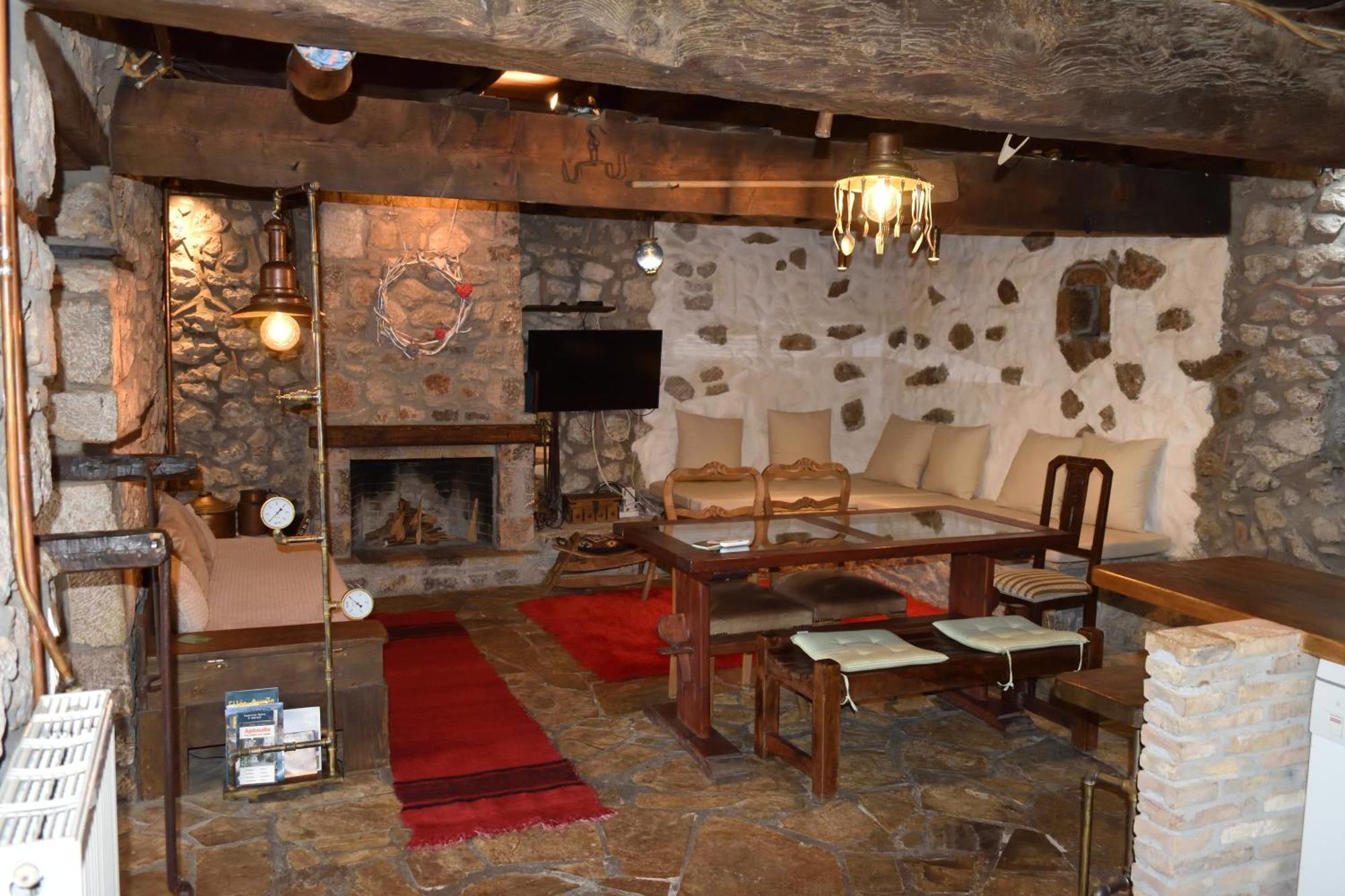 Villa Μικρή Πέτρινη Μεζονέτα 2 Lílaia Esterno foto