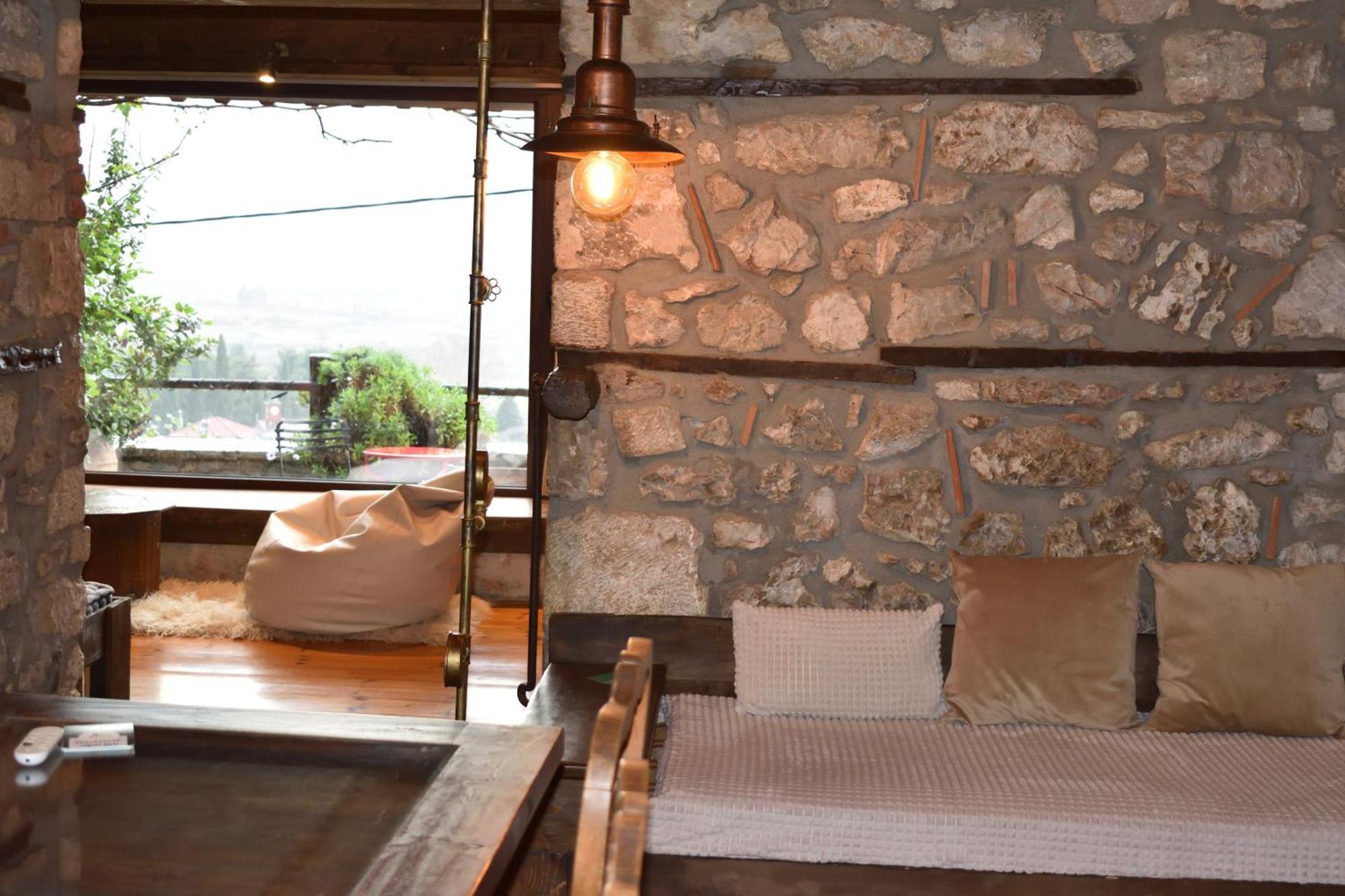 Villa Μικρή Πέτρινη Μεζονέτα 2 Lílaia Esterno foto